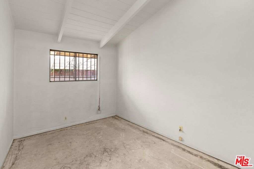 Image 15 of property listing at 11842 Lindblade Street, Culver City, CA 90230