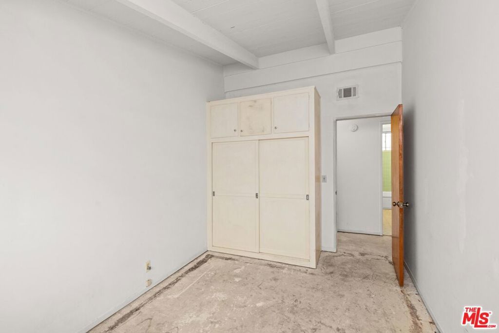 Image 16 of property listing at 11842 Lindblade Street, Culver City, CA 90230