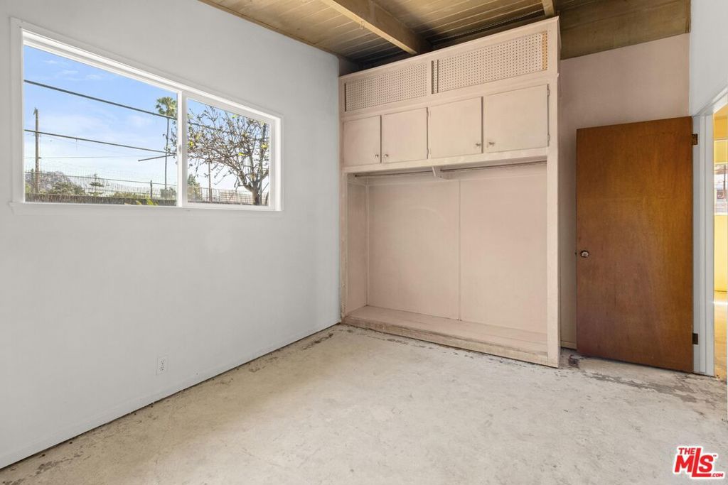 Image 21 of property listing at 11842 Lindblade Street, Culver City, CA 90230