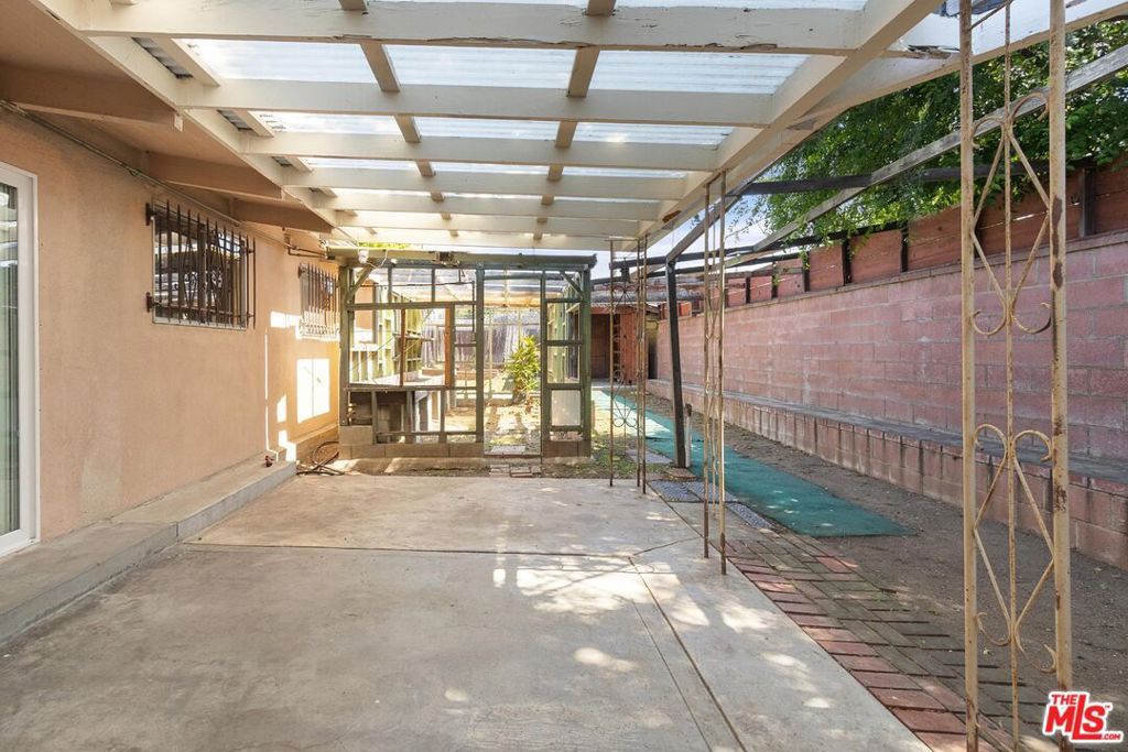 Image 26 of property listing at 11842 Lindblade Street, Culver City, CA 90230