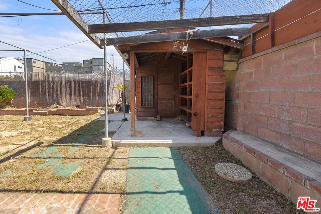 Image 29 of property listing at 11842 Lindblade Street, Culver City, CA 90230