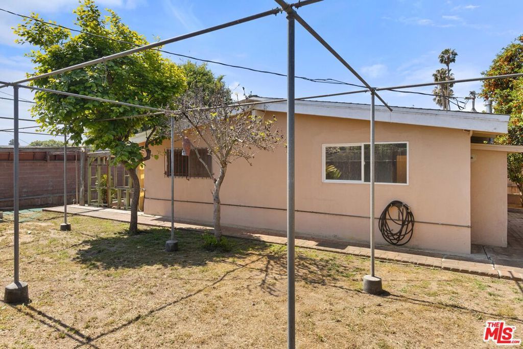 Image 34 of property listing at 11842 Lindblade Street, Culver City, CA 90230