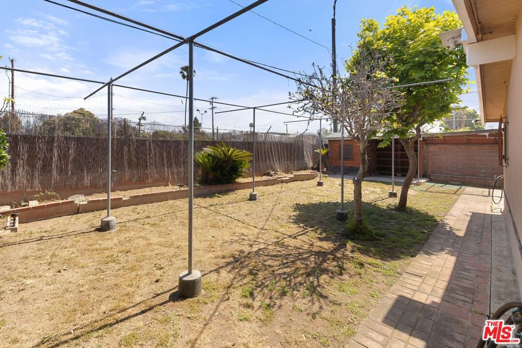 Image 35 of property listing at 11842 Lindblade Street, Culver City, CA 90230