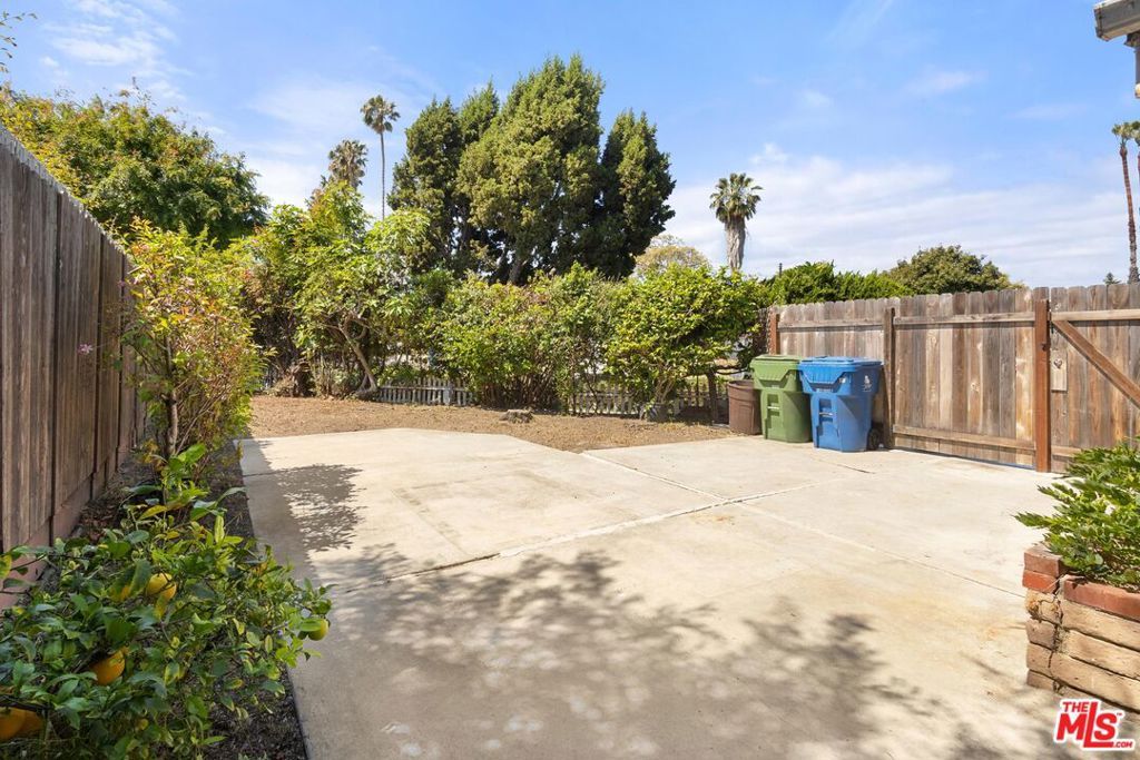 Image 43 of property listing at 11842 Lindblade Street, Culver City, CA 90230