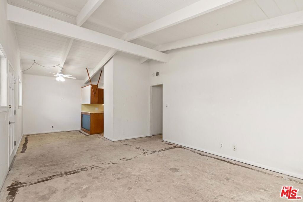 Image 7 of property listing at 11842 Lindblade Street, Culver City, CA 90230