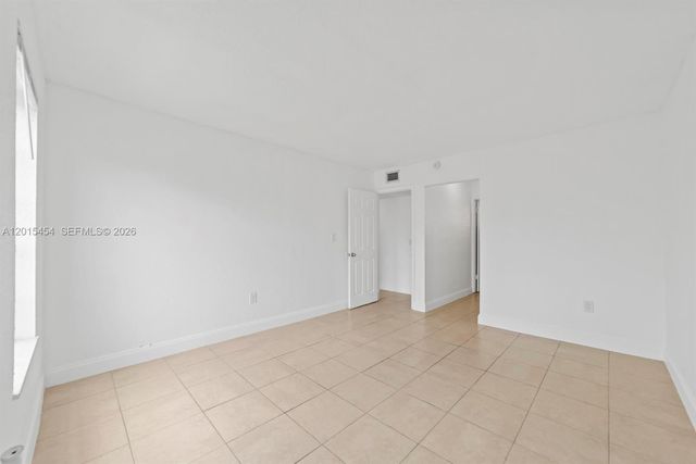 525 W 69th St 306, Hialeah, FL 33014