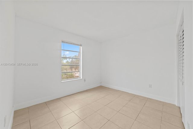 525 W 69th St 306, Hialeah, FL 33014