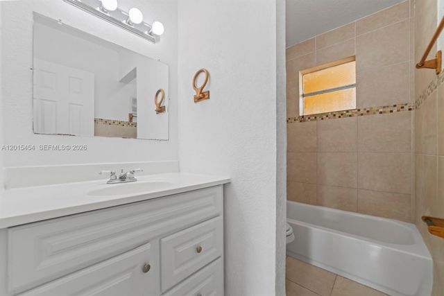 525 W 69th St 306, Hialeah, FL 33014