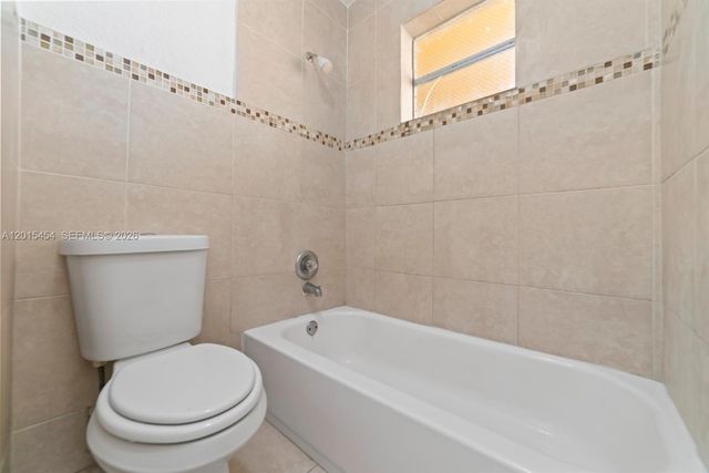 525 W 69th St 306, Hialeah, FL 33014