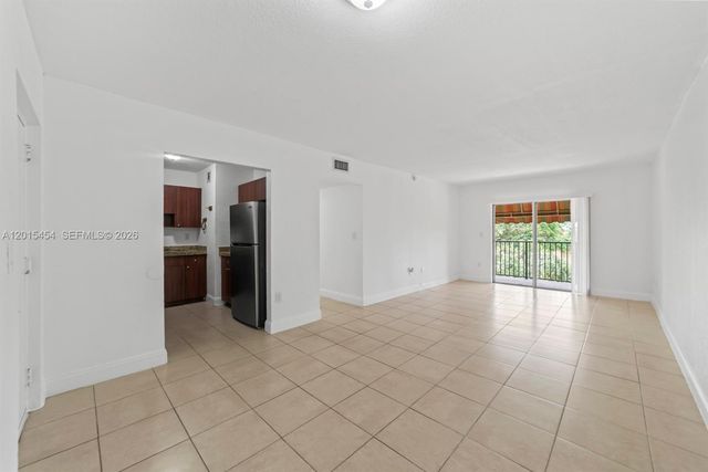 525 W 69th St 306, Hialeah, FL 33014
