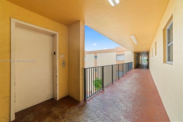 525 W 69th St 306, Hialeah, FL 33014