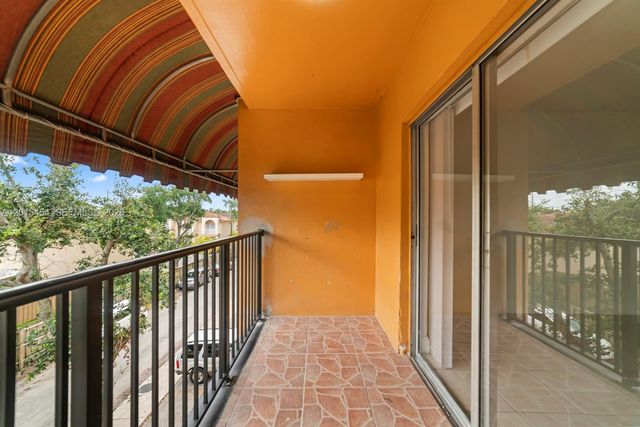 525 W 69th St 306, Hialeah, FL 33014