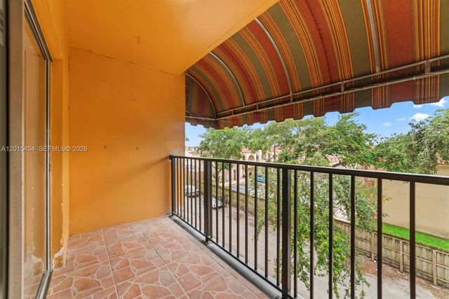 525 W 69th St 306, Hialeah, FL 33014