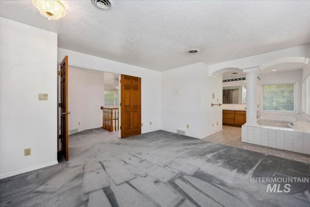 1672 Briarwood Ln, Twin Falls, ID 83301