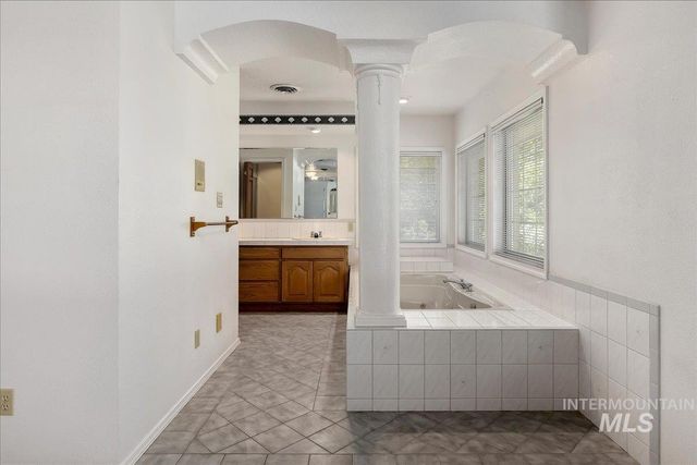 1672 Briarwood Ln, Twin Falls, ID 83301
