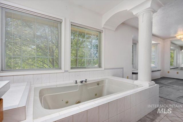 1672 Briarwood Ln, Twin Falls, ID 83301