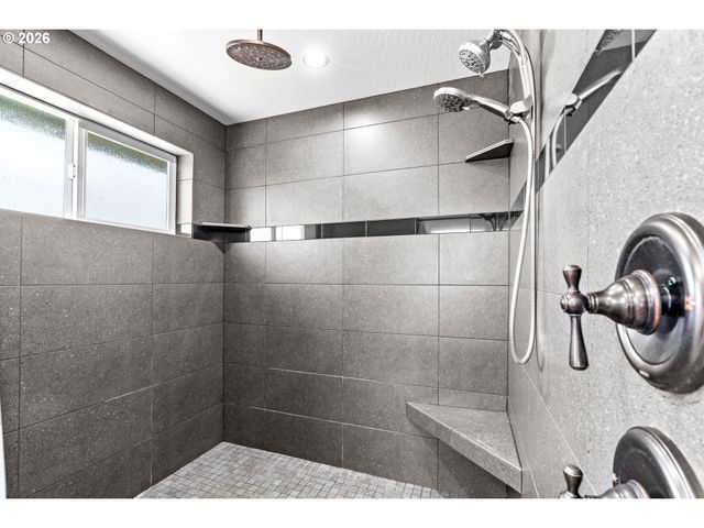 1810 CEDAR BROOK Dr, Eugene, OR 97402
