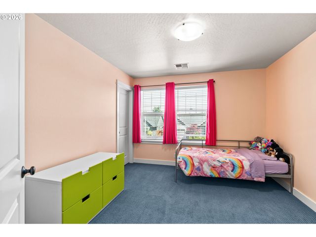 1810 CEDAR BROOK Dr, Eugene, OR 97402