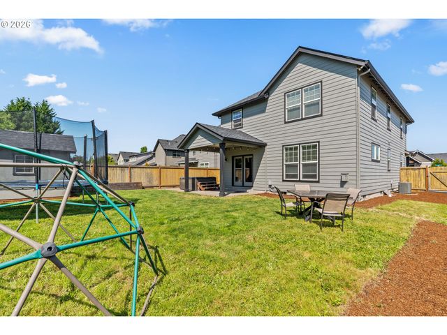1810 CEDAR BROOK Dr, Eugene, OR 97402