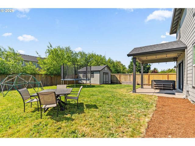 1810 CEDAR BROOK Dr, Eugene, OR 97402