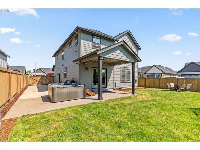 1810 CEDAR BROOK Dr, Eugene, OR 97402