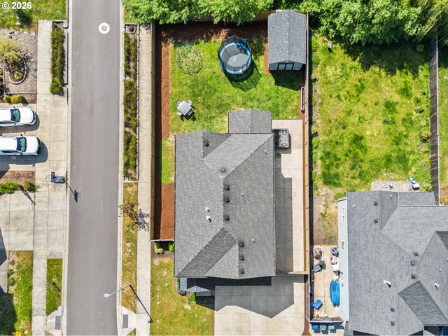 1810 CEDAR BROOK Dr, Eugene, OR 97402