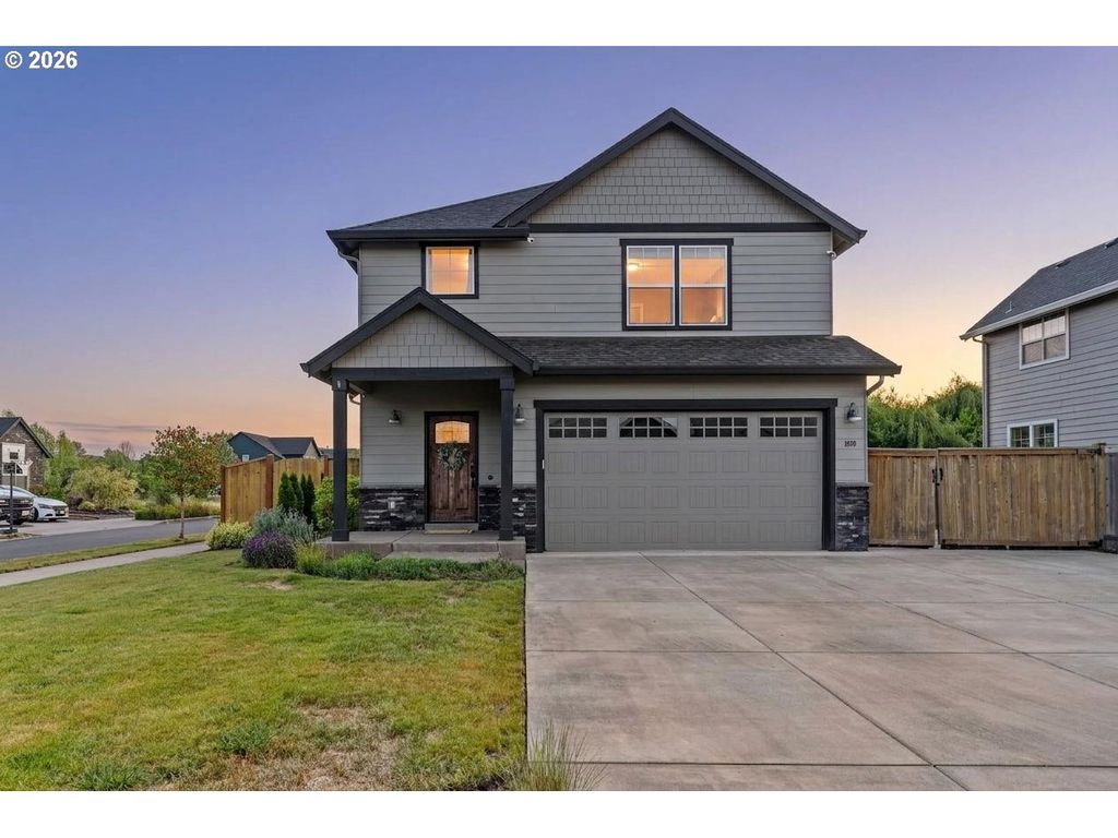 1810 CEDAR BROOK Dr, Eugene, OR 97402