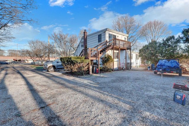 10 Eastport Manor Road, Eastport, NY 11941