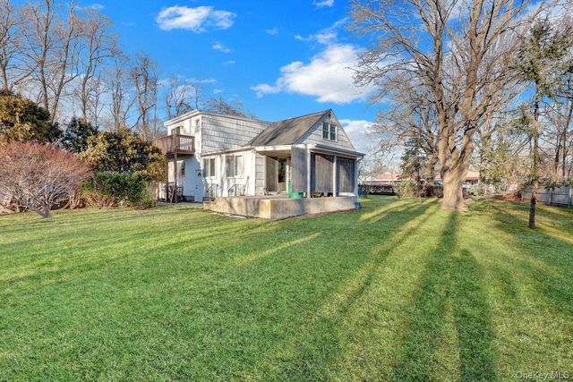 10 Eastport Manor Road, Eastport, NY 11941