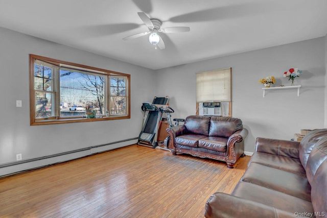 10 Eastport Manor Road, Eastport, NY 11941