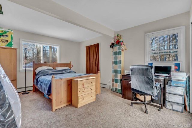 10 Eastport Manor Road, Eastport, NY 11941