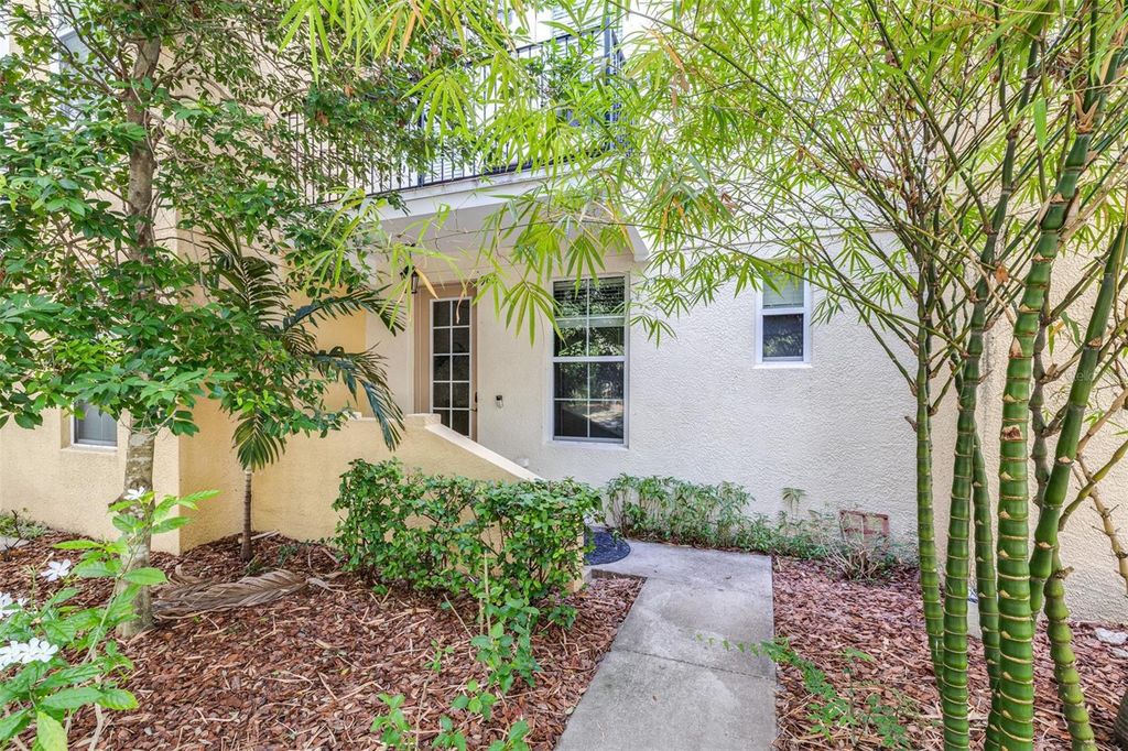 962 SOMBRA STREET, Tampa, FL 33619