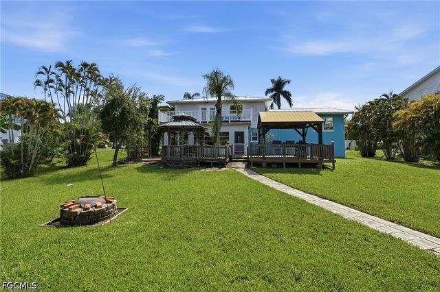 15636 Light Blue CIR, Fort Myers, FL 33908