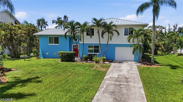 15636 Light Blue CIR, Fort Myers, FL 33908