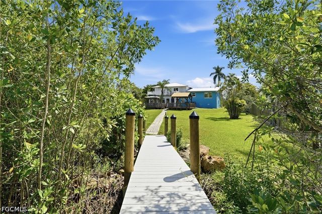 15636 Light Blue CIR, Fort Myers, FL 33908