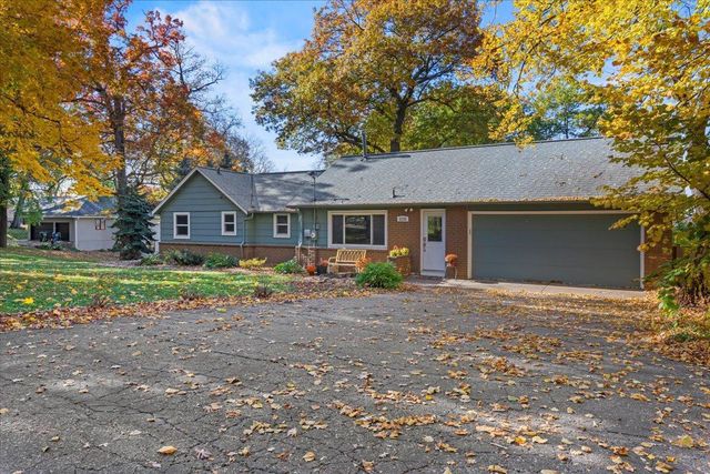 2235 Kilmer Lane N, Plymouth, MN 55441