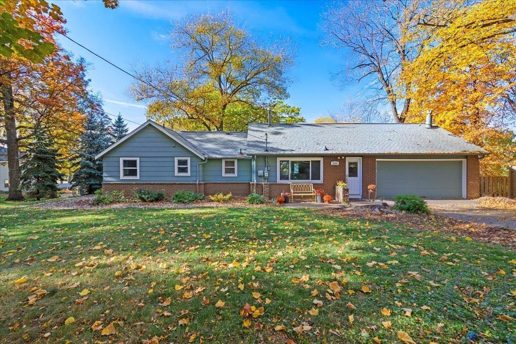 2235 Kilmer Lane N, Plymouth, MN 55441