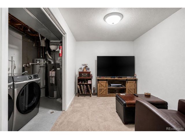 6738 S Independence St, Littleton, CO 80128
