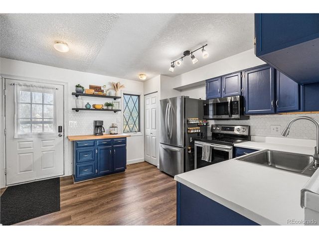 6738 S Independence St, Littleton, CO 80128