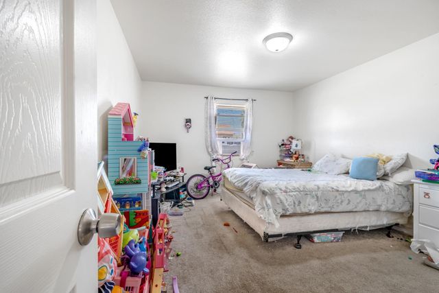 430 S Thorne Avenue, Fresno, CA 93706