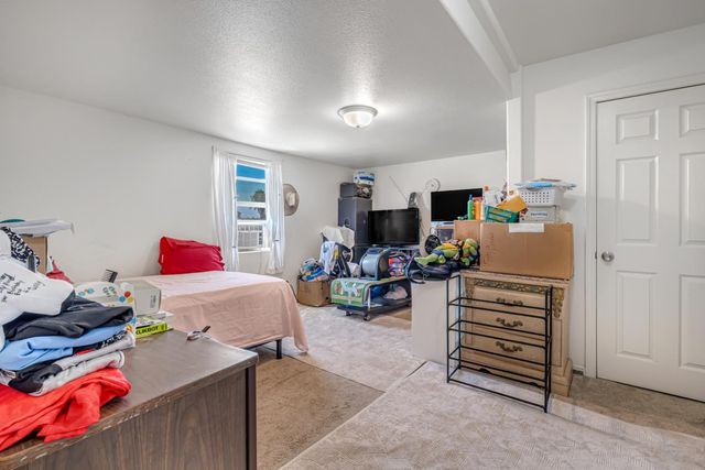 430 S Thorne Avenue, Fresno, CA 93706