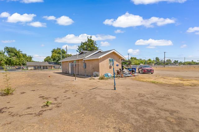 430 S Thorne Avenue, Fresno, CA 93706
