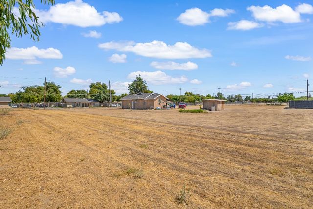 430 S Thorne Avenue, Fresno, CA 93706