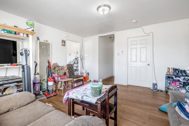 430 S Thorne Avenue, Fresno, CA 93706
