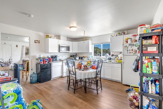 430 S Thorne Avenue, Fresno, CA 93706
