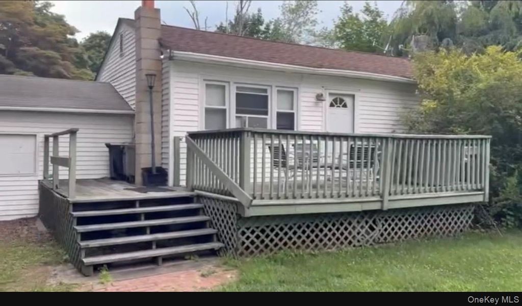 164 Bellport Avenue, Medford, NY 11763 — exterior
