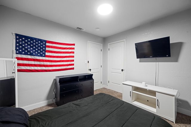 1933 W Buena Vista Avenue, Visalia, CA 93291