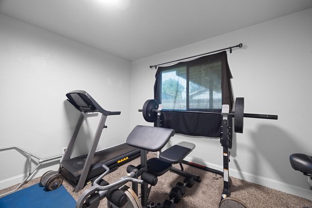 1933 W Buena Vista Avenue, Visalia, CA 93291