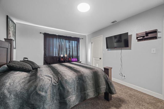 1933 W Buena Vista Avenue, Visalia, CA 93291