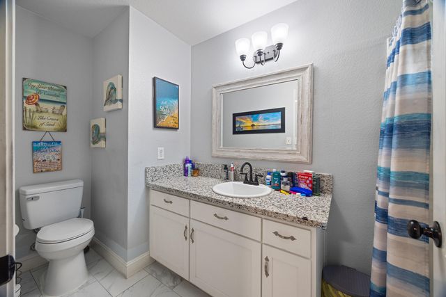 1933 W Buena Vista Avenue, Visalia, CA 93291